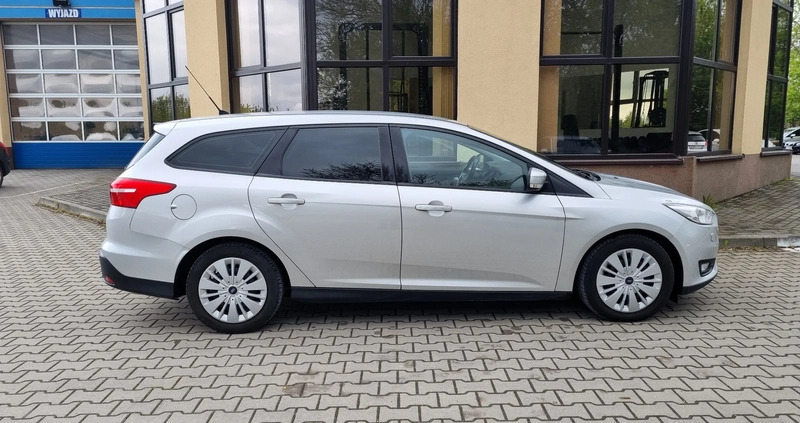 Ford Focus cena 35900 przebieg: 221000, rok produkcji 2016 z Lublin małe 254